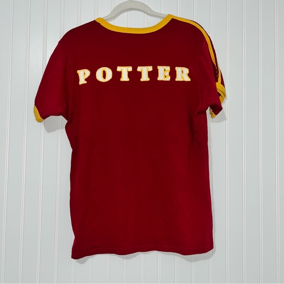 Harry Potter Gryffindor mens size small red tshirt - Picture 3 of 3
